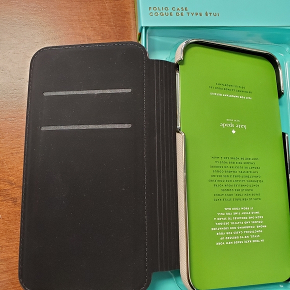 NIB Kate Spade Folio Case for iPhone Xr - Picture 3 of 3